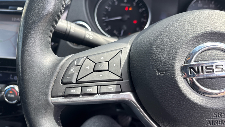 Nissan Qashqai 1.2 DiG-T N-Connecta 5dr Petrol Hatchback